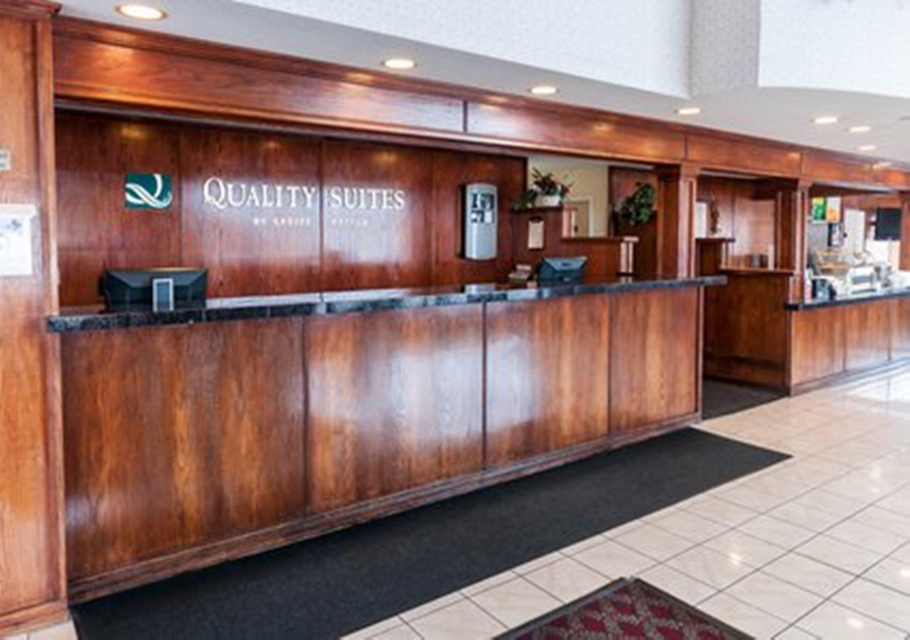 Quality Suites Albuquerque Airport Exterior photo